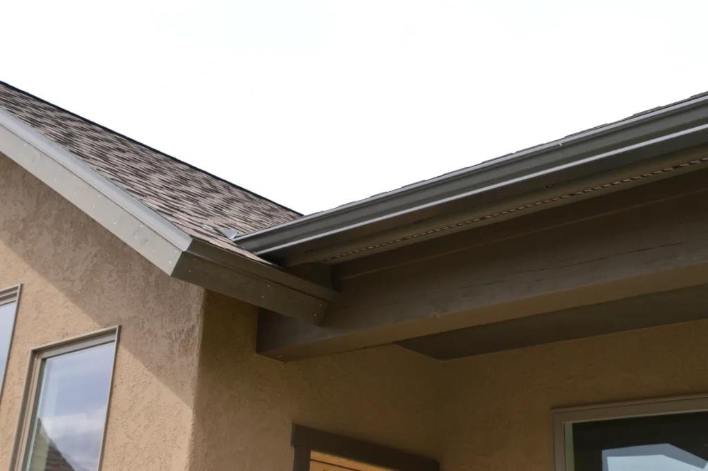 Modern house roof eaves detail