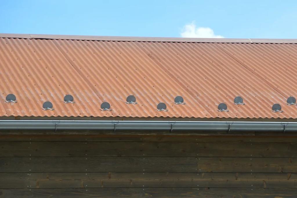 Metal roof with ventilation detail